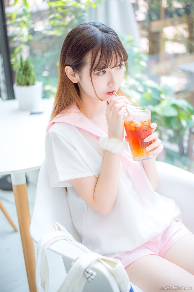 “卓扬，你敢！”刘璝见状大怒道。